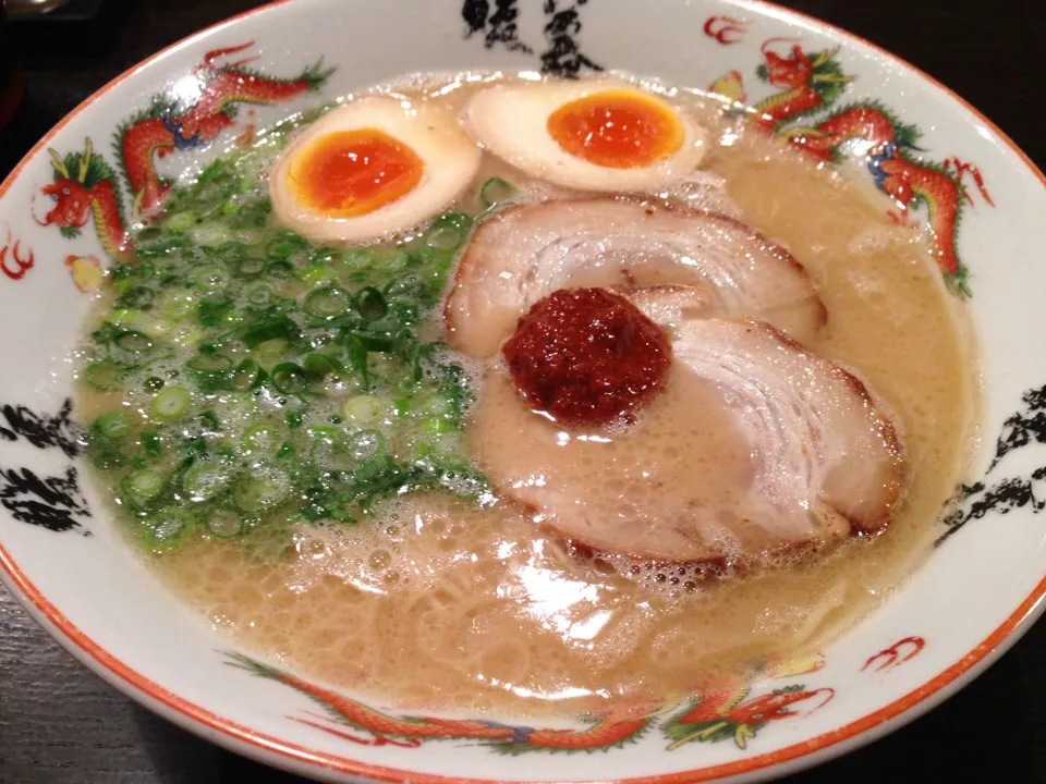 〆の半熟煮玉子ラーメン|まさとさん