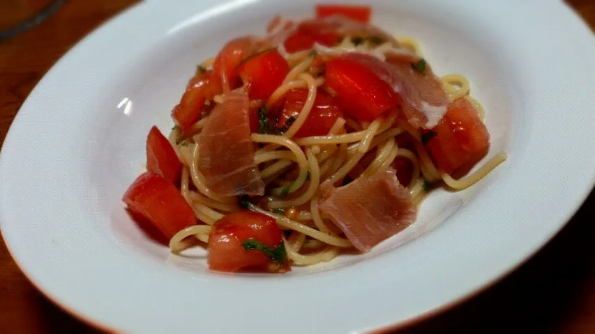 生ハムとトマトのパスタ|森本ゆいさん