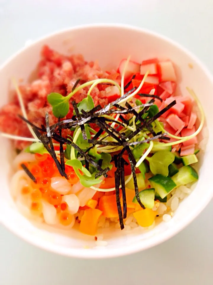 ひな祭りの残り物丼( •ॢ◡-ॢ)-♡|愛華さん