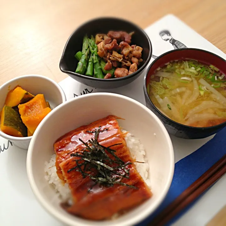 穴子丼にやきとりの晩ご飯|TToshipieさん