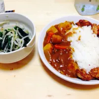 Snapdishの料理写真:からあげカレーとほうれん草ともやしのナムル|ちゃんくみさん