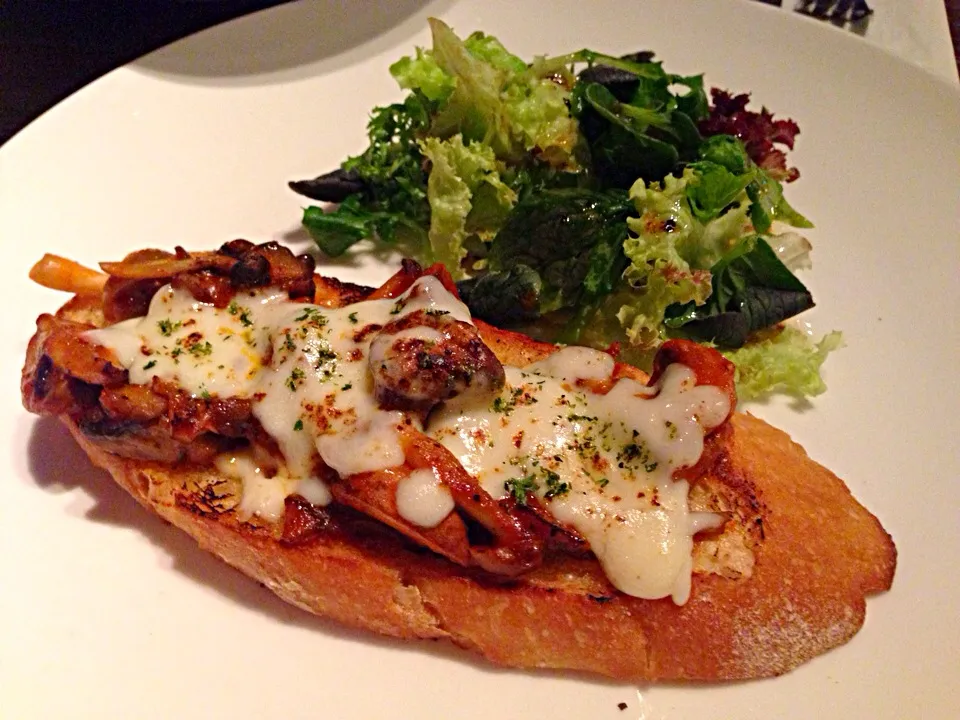 Mushroom bruschetta|nicoleさん