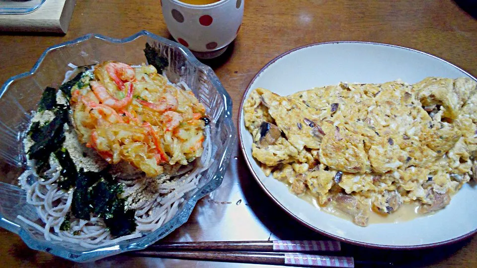 Snapdishの料理写真:かき揚げ蕎麦、さば缶で卵焼き|西村昌子さん