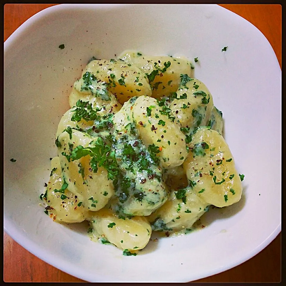 Gnocchi in Pesto Cheese Sauce|Ruel J. Saunarさん