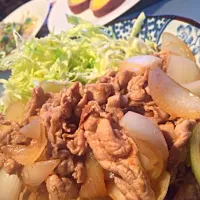 Snapdishの料理写真:鉄板料理☆生姜焼き|Yukoさん