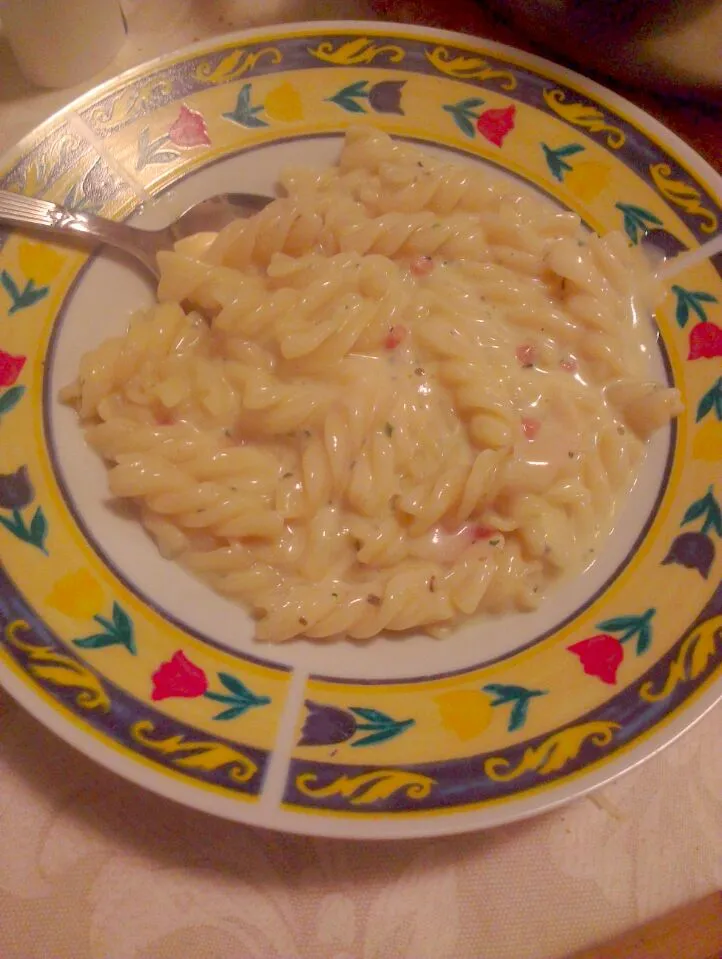 Pasta carbonara with basil, oregano and rosemary|Jannicke Hvidsandさん