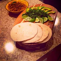 Authentica Taco Night w/ finely Carnitas 'n'Carne a seca srry if I missed spelled but trust it's right #chef #taco #night #family|Keith Hendersonさん