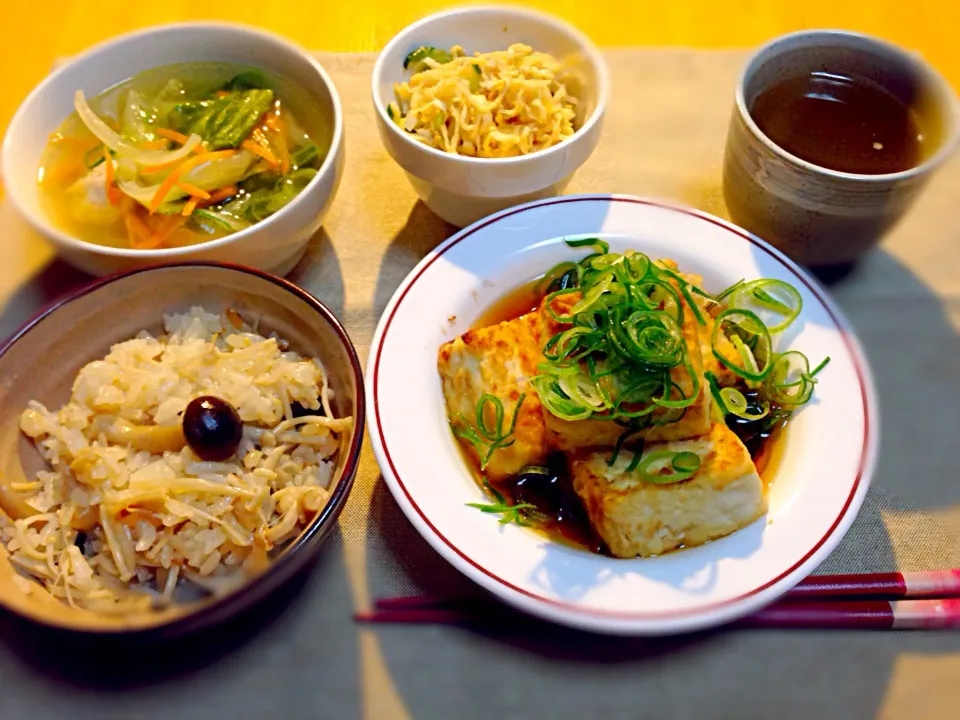 揚げ出し豆腐、切り干しときゅうりのサラダ、鶏つくねと野菜のスープ、きのこご飯|キャサ畑さん