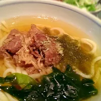 Snapdishの料理写真:黒毛和牛の肉うどん♪|Tsuyoshi Kusakabeさん