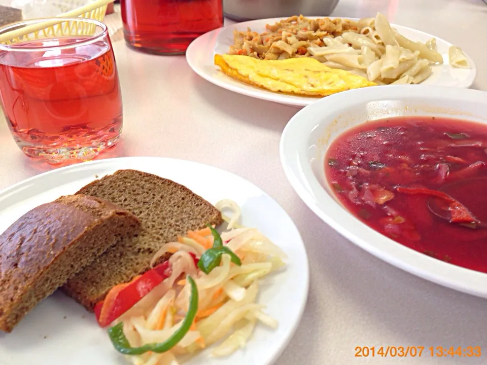 Snapdishの料理写真:ロシアの賄いランチ☆|カリヤ レイイチロウ。さん