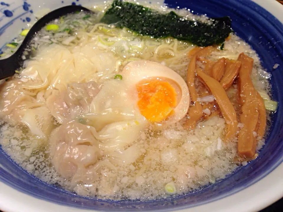 新橋・直久  肉玉雲呑麺（塩）🍜|ゆうじ.さん