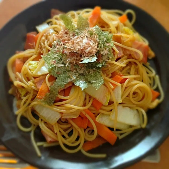 ベーコンと白菜の和風ニンニク醤油パスタ|ともえさん