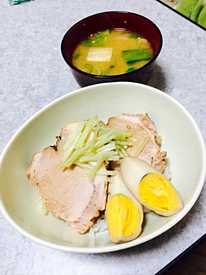 Snapdishの料理写真:チャーシュー丼|Yuuki Yukiさん