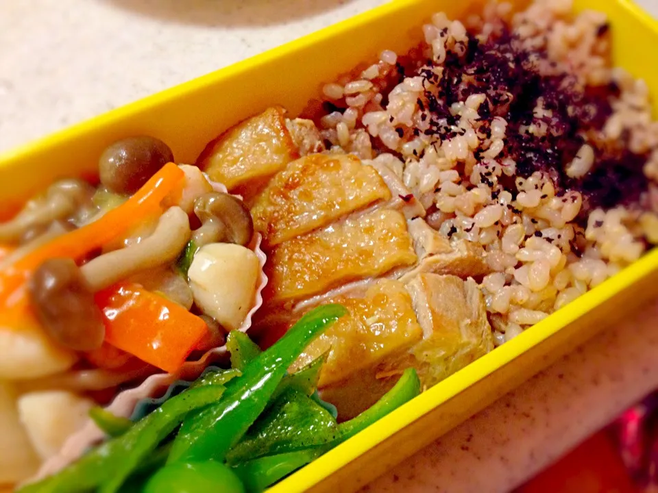 鶏肉照り焼きのお弁当♡|ちぽりんさん