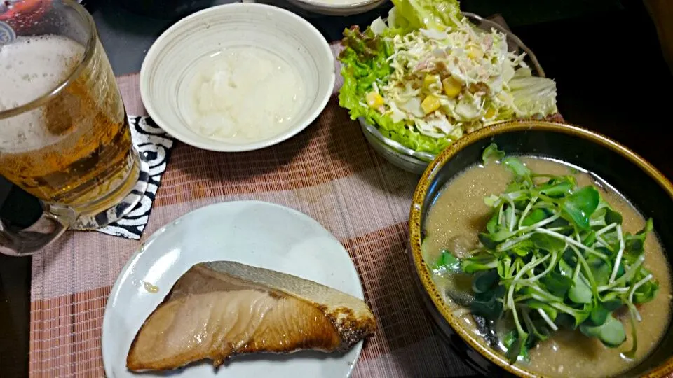 ぶりの照り焼き＆粕汁＆キャベツサラダ|まぐろさん