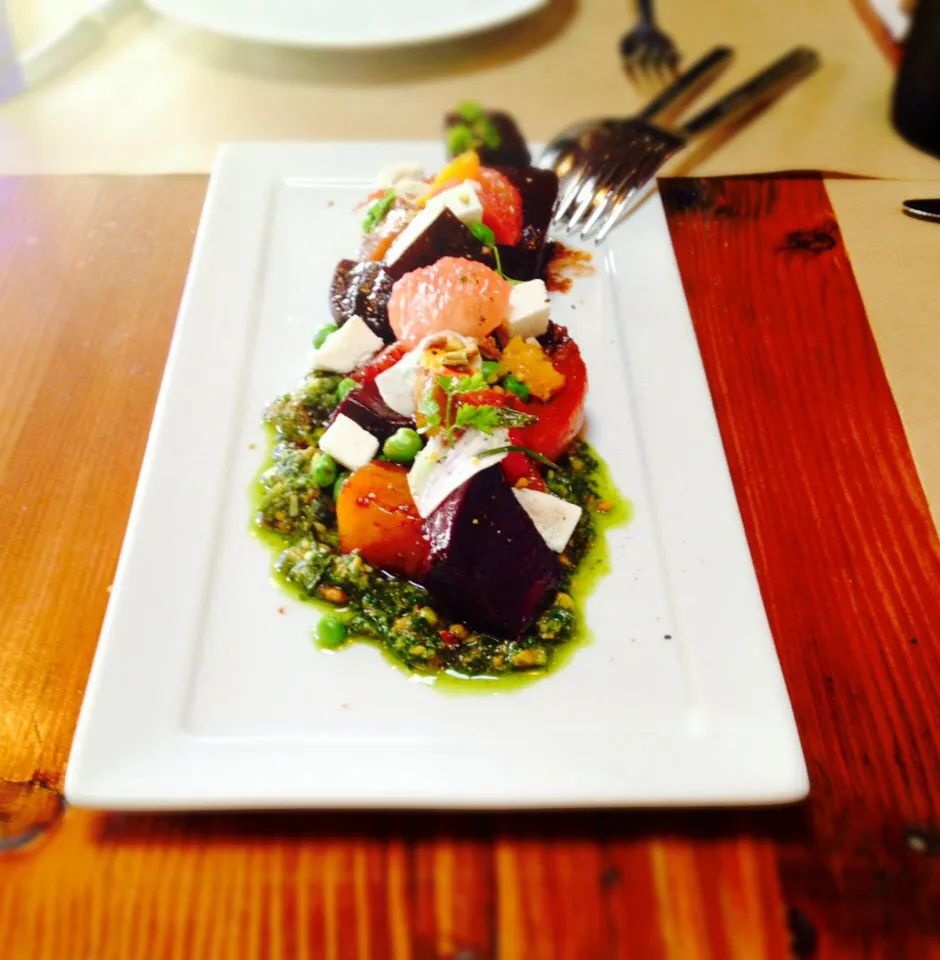 Grapefruit avocado salad  - Brick Pizzeria San Clemente|Sarah Mahoneyさん