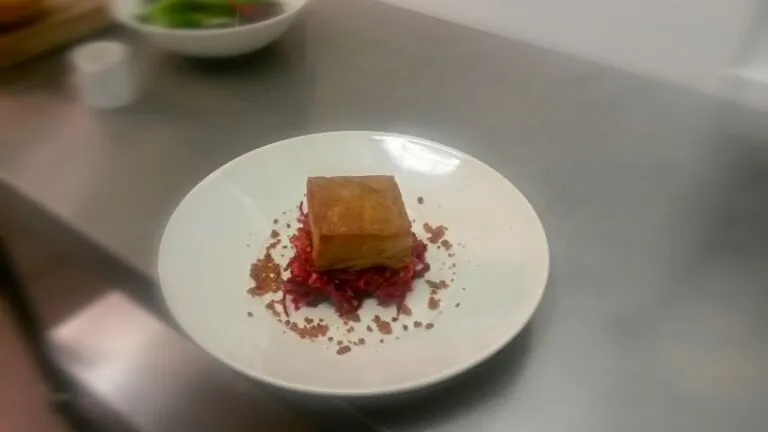 fresh beetroot and apple salw with crispy pork belly|carlさん