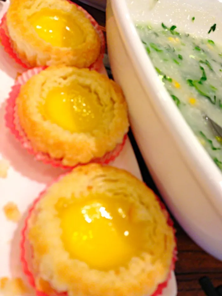 Egg tart and rice porridge|PhUnGさん