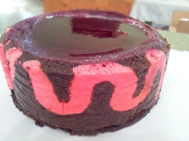 Chocolate raspberry mousse cake|Slinkyさん