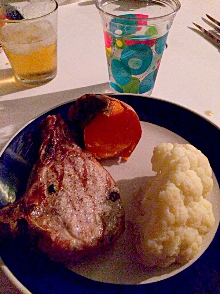 Snapdishの料理写真:Grilled pork chop, grilled cauliflower and sweet potato.|amyさん