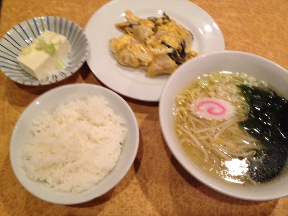 豚肉・木耳・玉子炒め定食と半ラーメン（塩）|おっちさん