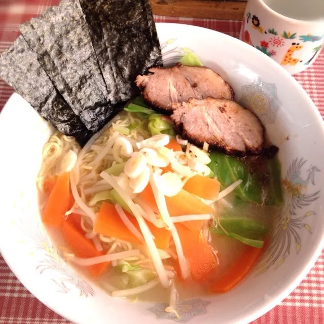 とんこつラーメン。チャーシューのみ自家製。|Mizuhoさん