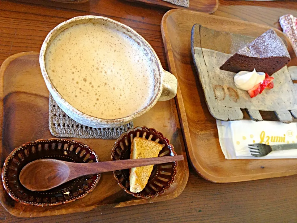 名古屋市守山区のfluffyというカフェ。陶器がかわいい❤|かなさん