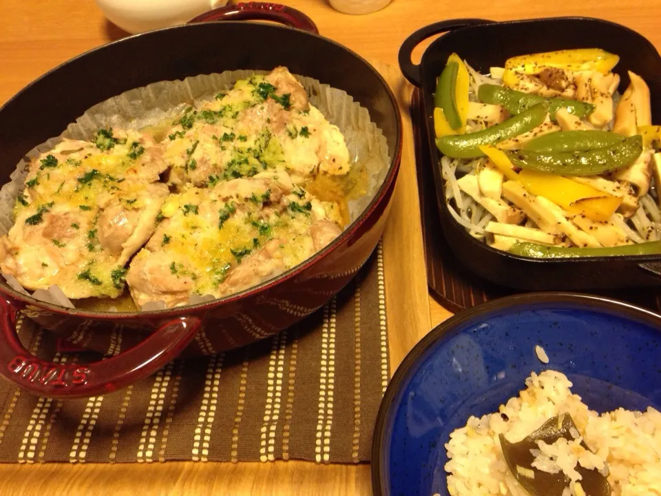 夕餉。鶏モモ肉のガーリックハーブ焼き・野菜グリル・生姜御飯。|Ozzyさん