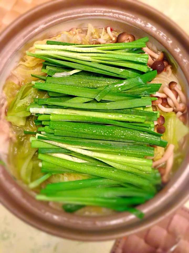 Snapdishの料理写真:豚バラとキャベツの塩ニンニク鍋🍲|taka-chanさん