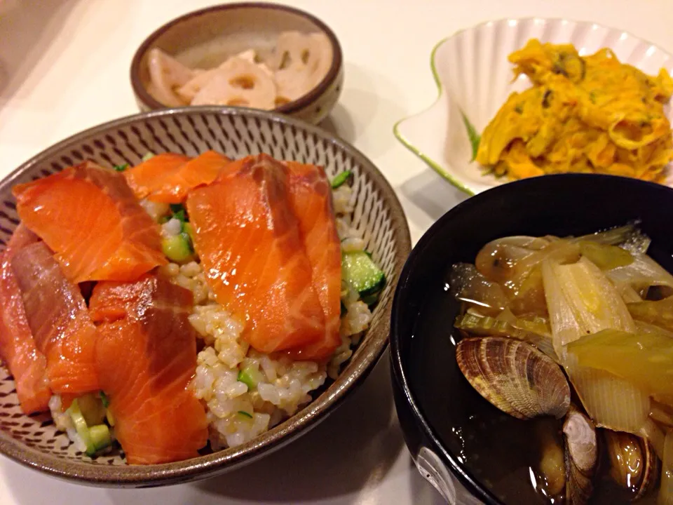 サーモン漬け丼 あさりのカレー汁 カボチャサラダ 酢蓮|香山ありすさん