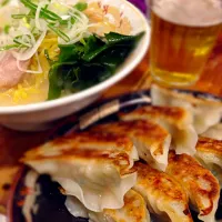 Snapdishの料理写真:ラーメン&餃子|Kazumi Moriさん