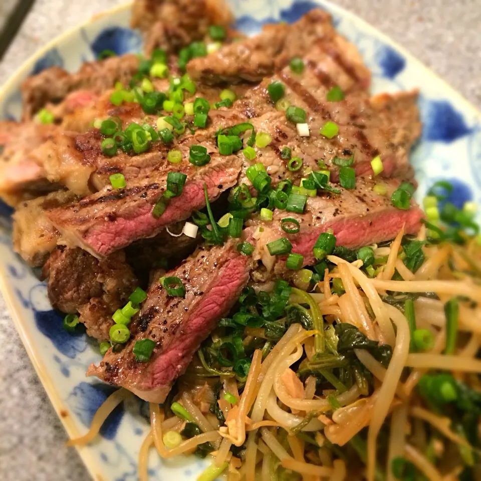 Snapdishの料理写真:Aussie beef steak w/butter and truffle salt|Junya Tanakaさん