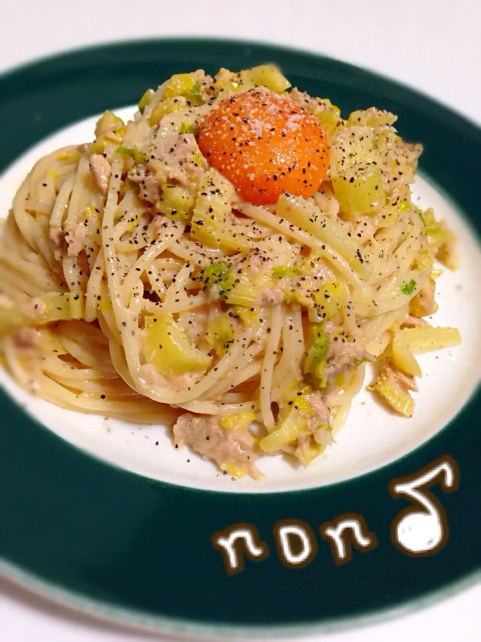 旦那さん用晩ご飯。セロリとツナのクリームパスタ|nonさん