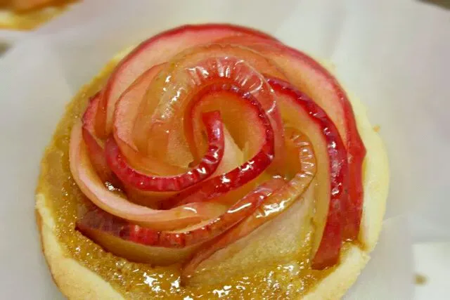 Rose-apple tart|Slinkyさん