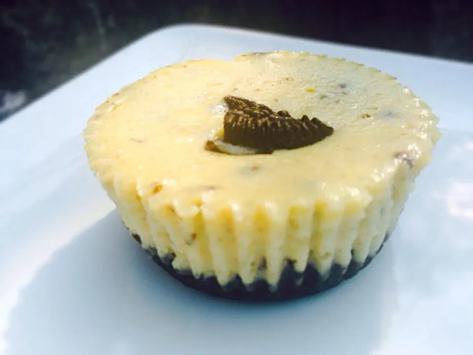 Snapdishの料理写真:Mini Oreo Cheesecake|Paz L. Sundiamさん