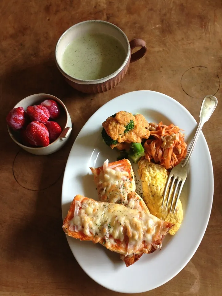 tama家の＊にんじんドレッシングをブロッコリーにかけて。の朝飯。|ツルさん