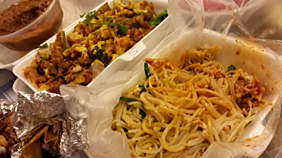 Oyster egg and Hokkien fried Prawn noodles|genさん