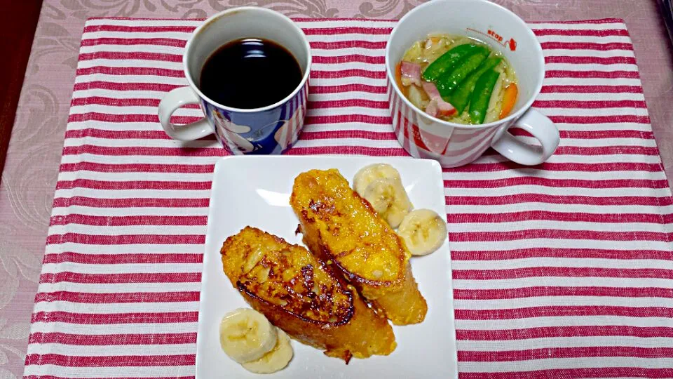 Snapdishの料理写真:朝ごはん報告。フレンチトーストと野菜スープ|Keiko  Itoさん