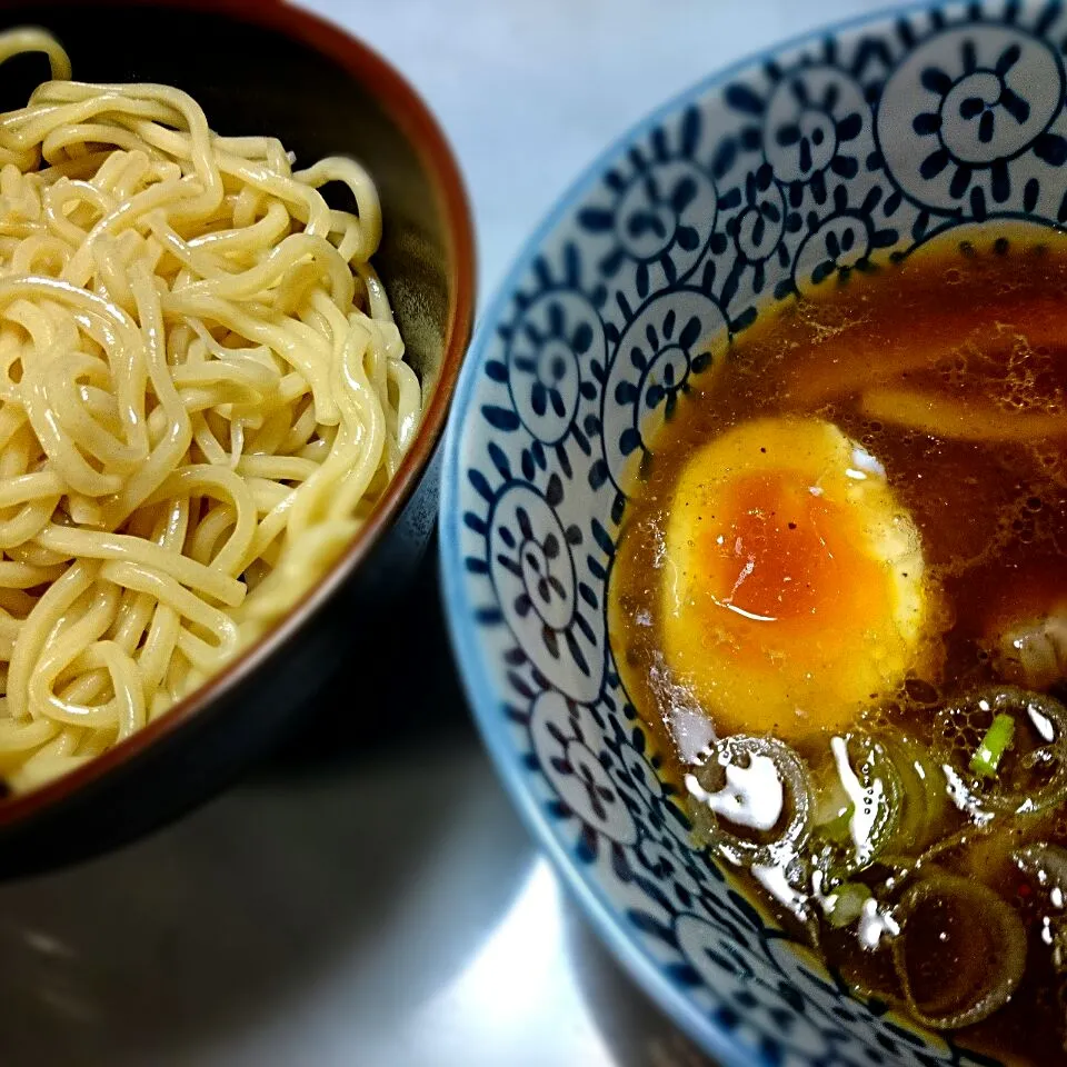 Snapdishの料理写真:本日は家ラーメン 日清の職人伝説 埼玉川越 頑者の店主監修 つけ麺魚介醤油味 二人前食べちゃった(*^^*)|Keitaさん