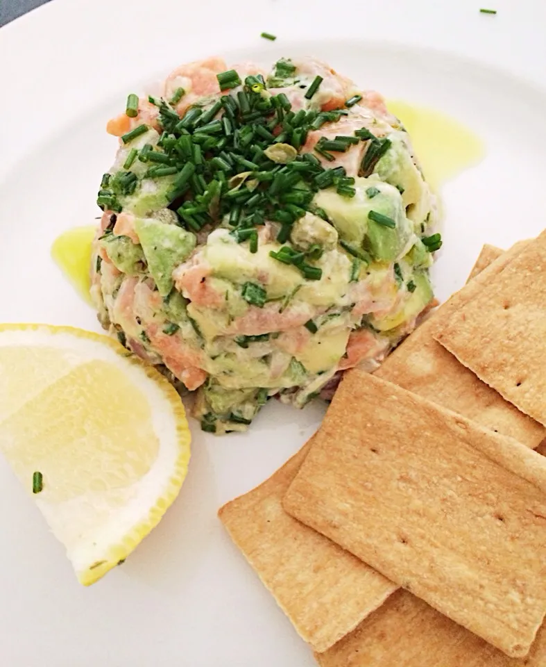 Salmon and avocado tartare|12Dragonさん