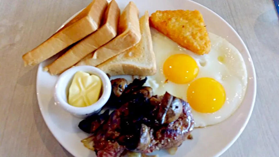 Steak and Eggs|Cheryl Zengさん