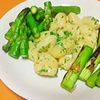 Gnocchi in Pesto Cheese Sauce with Asparagus cooked 2 ways|Ruel J. Saunarさん