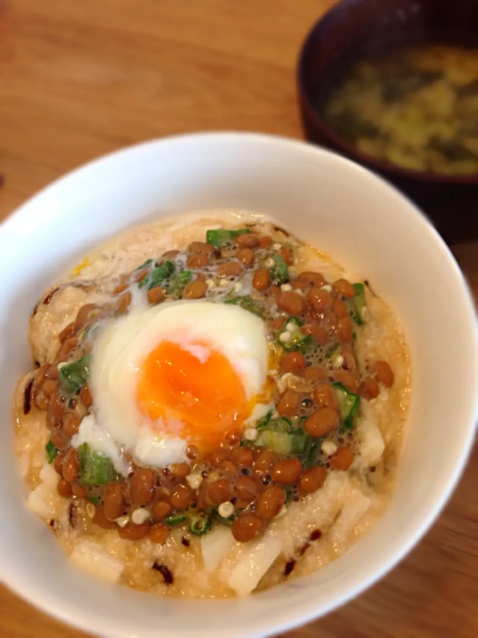 Snapdishの料理写真:とろろ塩昆布ネバネバ丼|ぺちーのさん