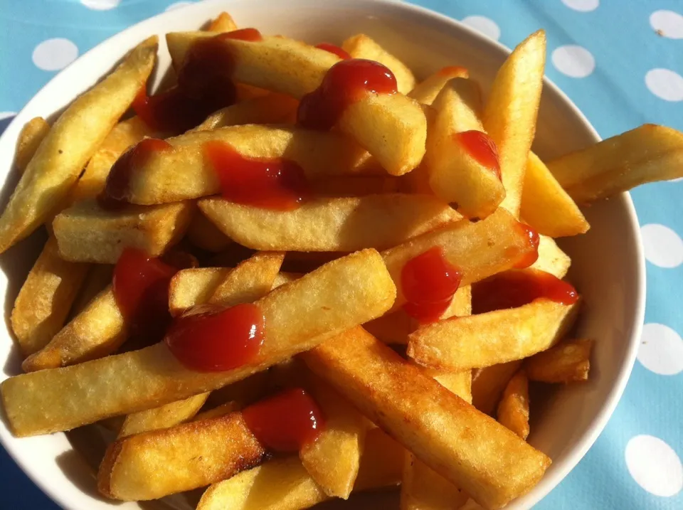 Chips & ketchup in Coopers Croft Garden Centre|Nick Hiderさん