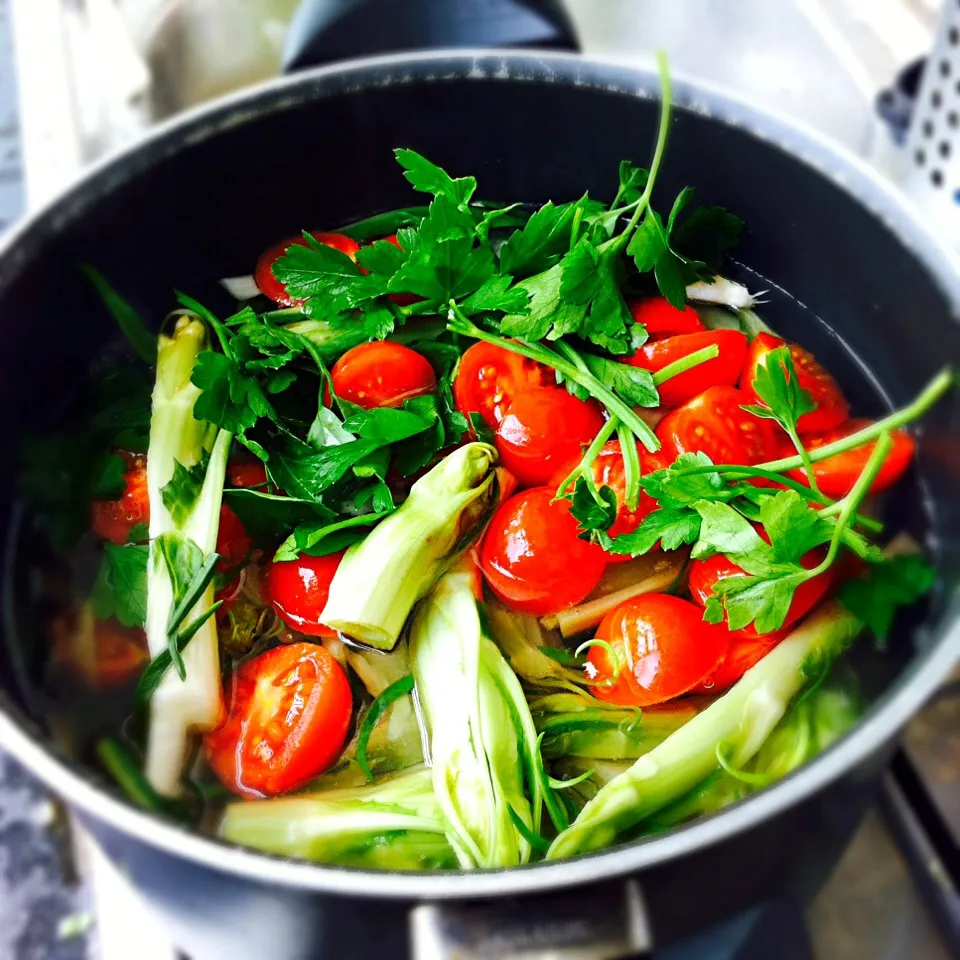 Chicory, cherry tomatoes, onion & parsley|Stefan Labuschagneさん