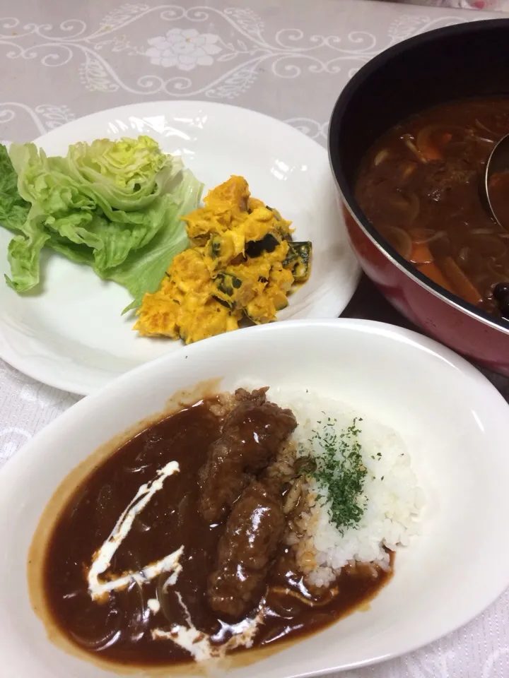 Snapdishの料理写真:朝ごはんに、ビールストロガノフ、チーズ入りかぼちゃサラダの朝ごはん|伊万里さん