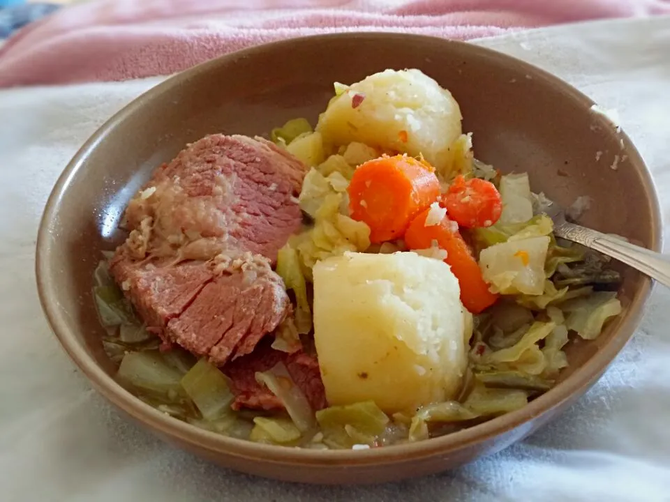 Snapdishの料理写真:Corned beef with cabbage potatoes and carrots|christl babcockさん