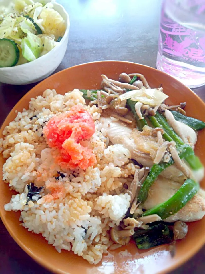 たらこ丼(*^^*)ささみのオニオンステーキ(*^^*)|ニイロハルナさん