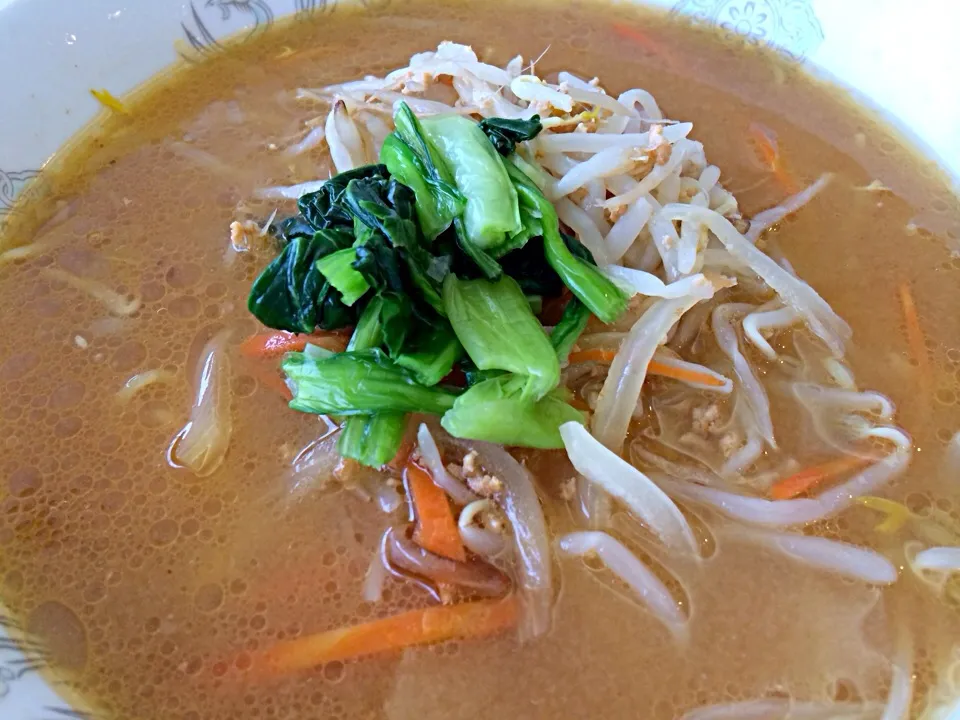 今日の社食は味噌ラーメン。430円。|ルーア・ブランカさん