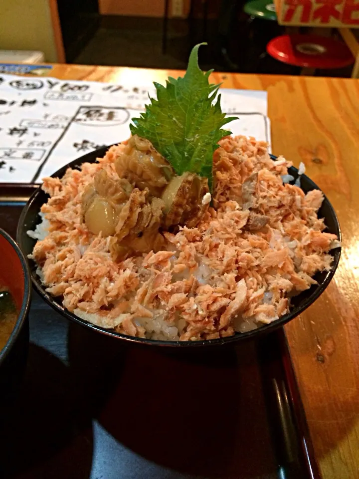 焼き鮭ホタテ丼 大盛り500円|Hiroさん